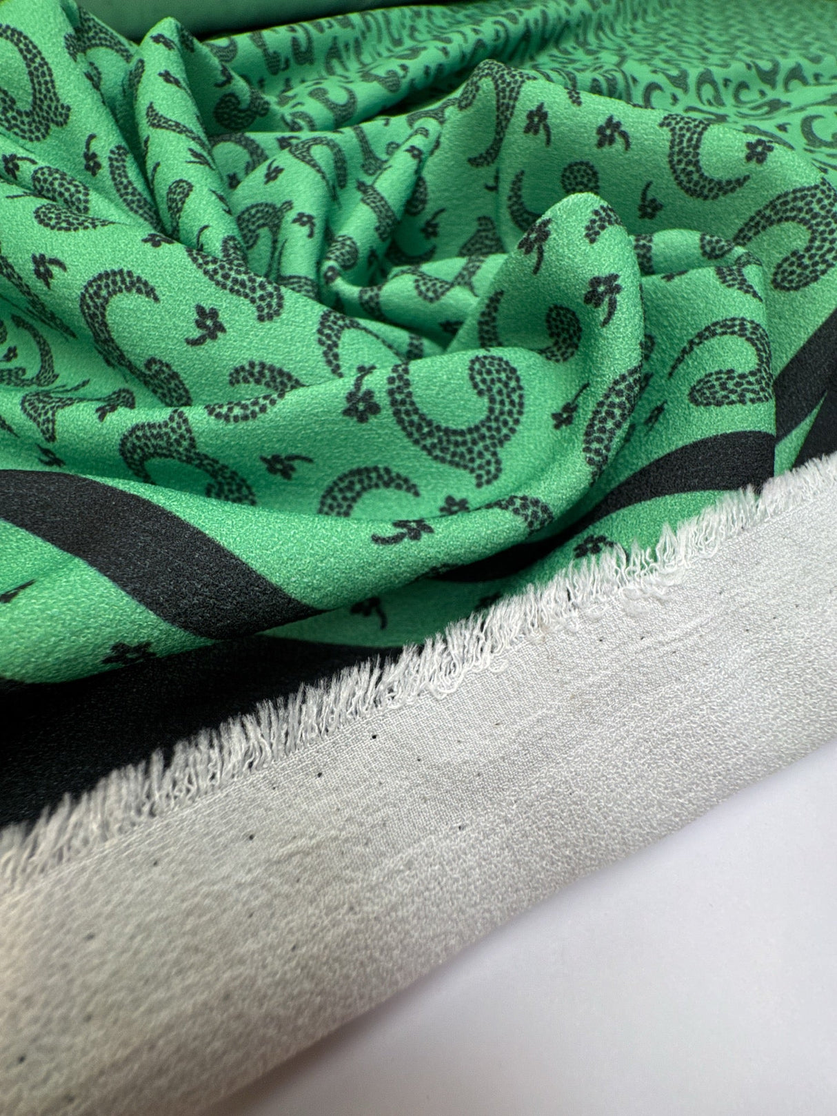 Polyamide Crepe Printed Green Black