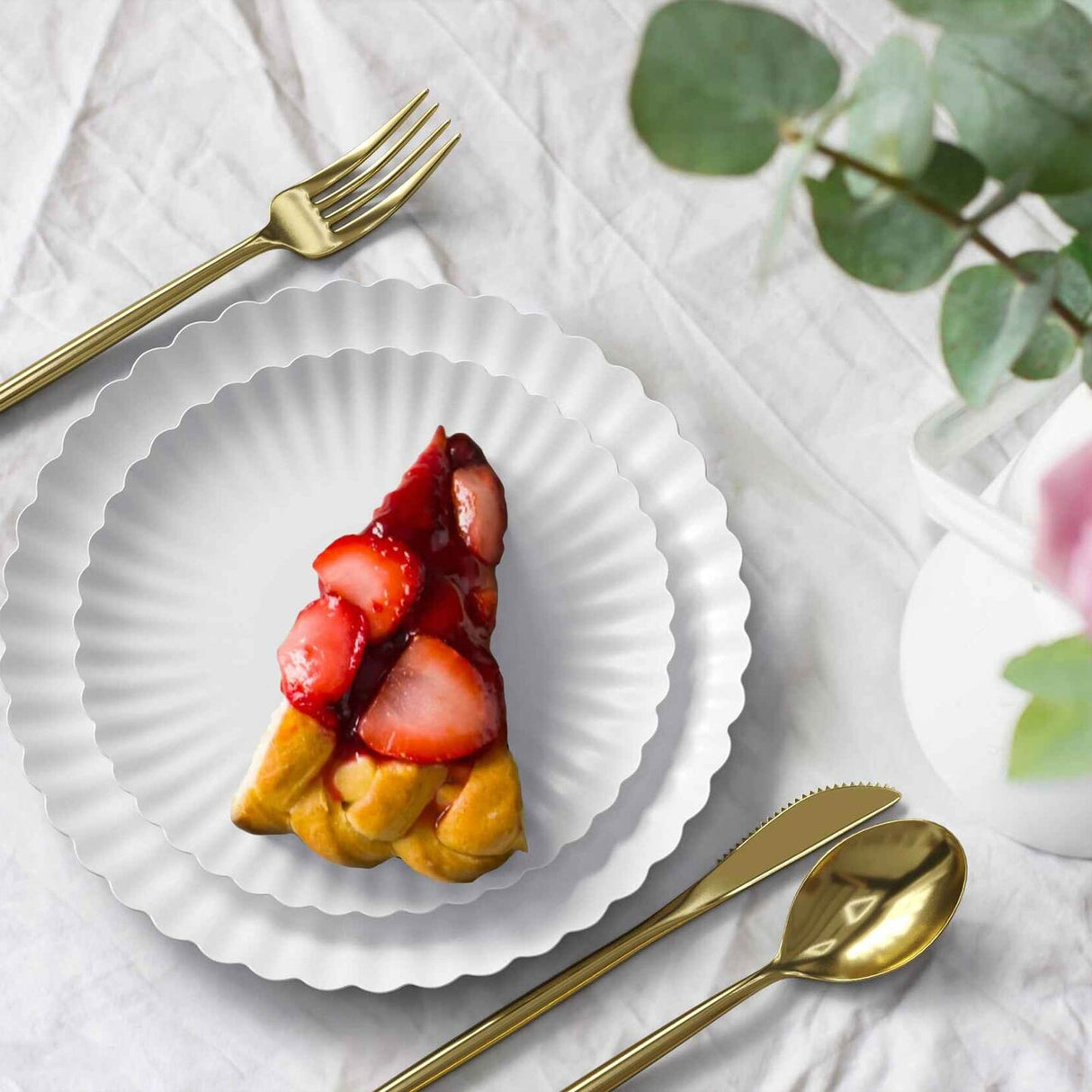 10 Count Scalloped Snow White Paper Plates for Elegant Party and Event Dining 10.5 Inch