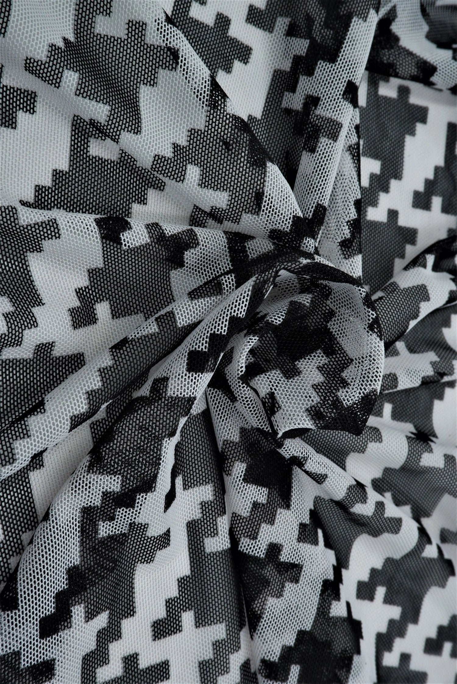 1 Yard Mesh Fabric Houndstooth Print Lightweight Stretch 54 Inches Wide