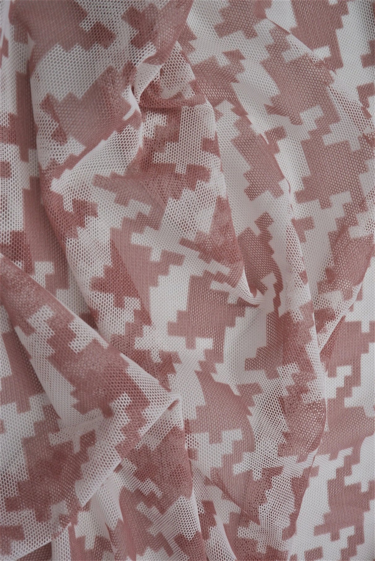 1 Yard Mesh Fabric Houndstooth Print Lightweight Stretch 54 Inch Wide