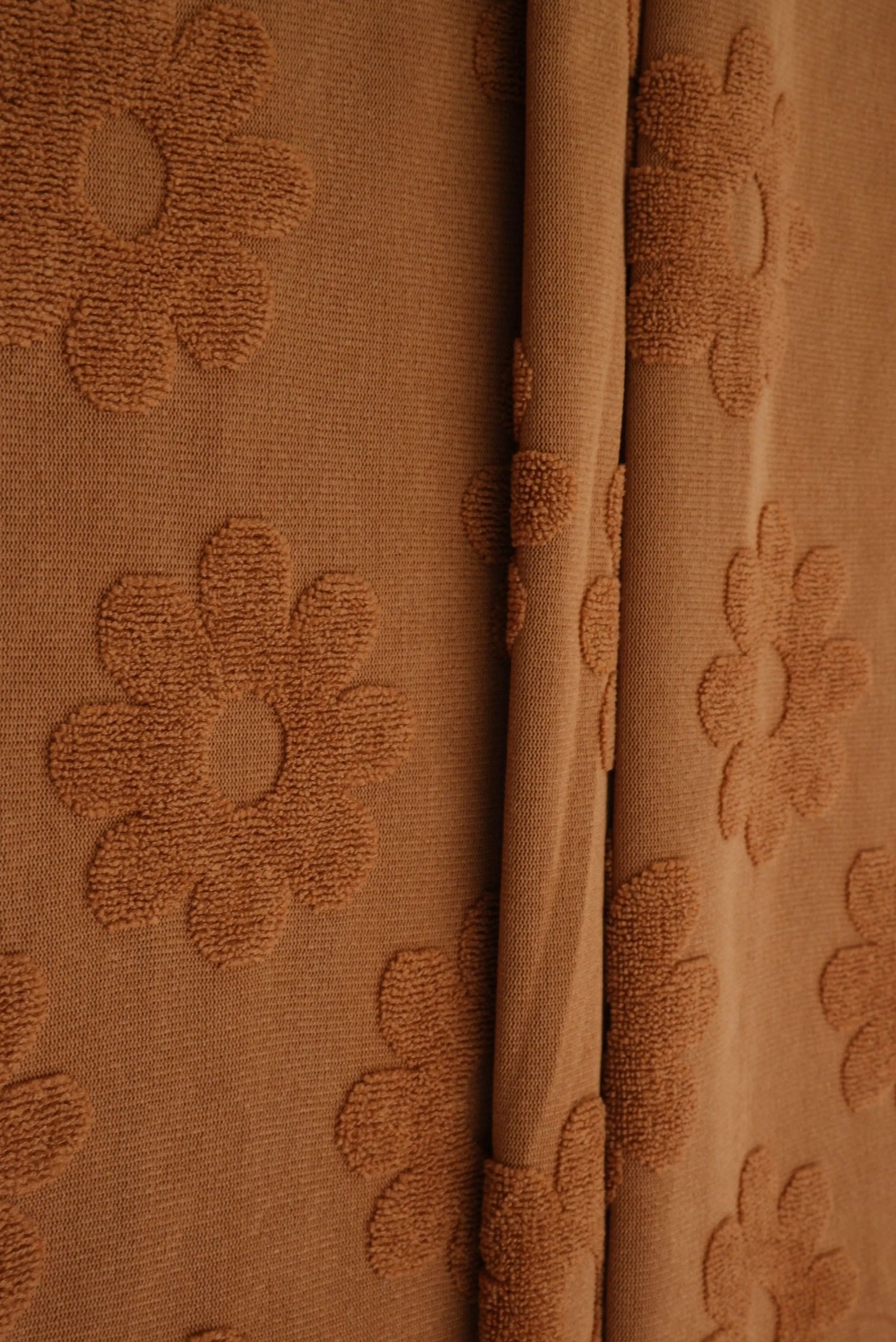 1 Yard Floral Daisy Jacquard Towel Knit Fabric 58/60 Inch Wide Plush Heavyweight Textile for Towels & Home Accessories