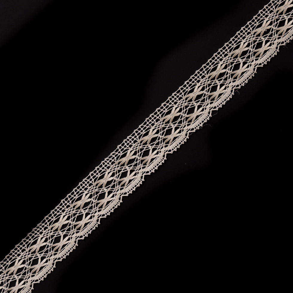 Ivory Crochet Trim w/ Scalloped Edges - 1.25"