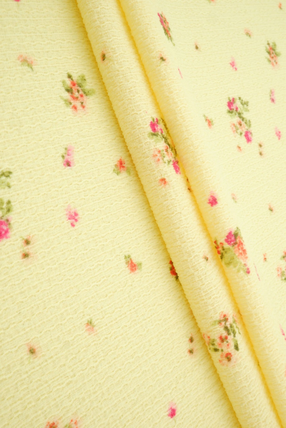 Crinkle Crepe Ditsy Floral Print Knit