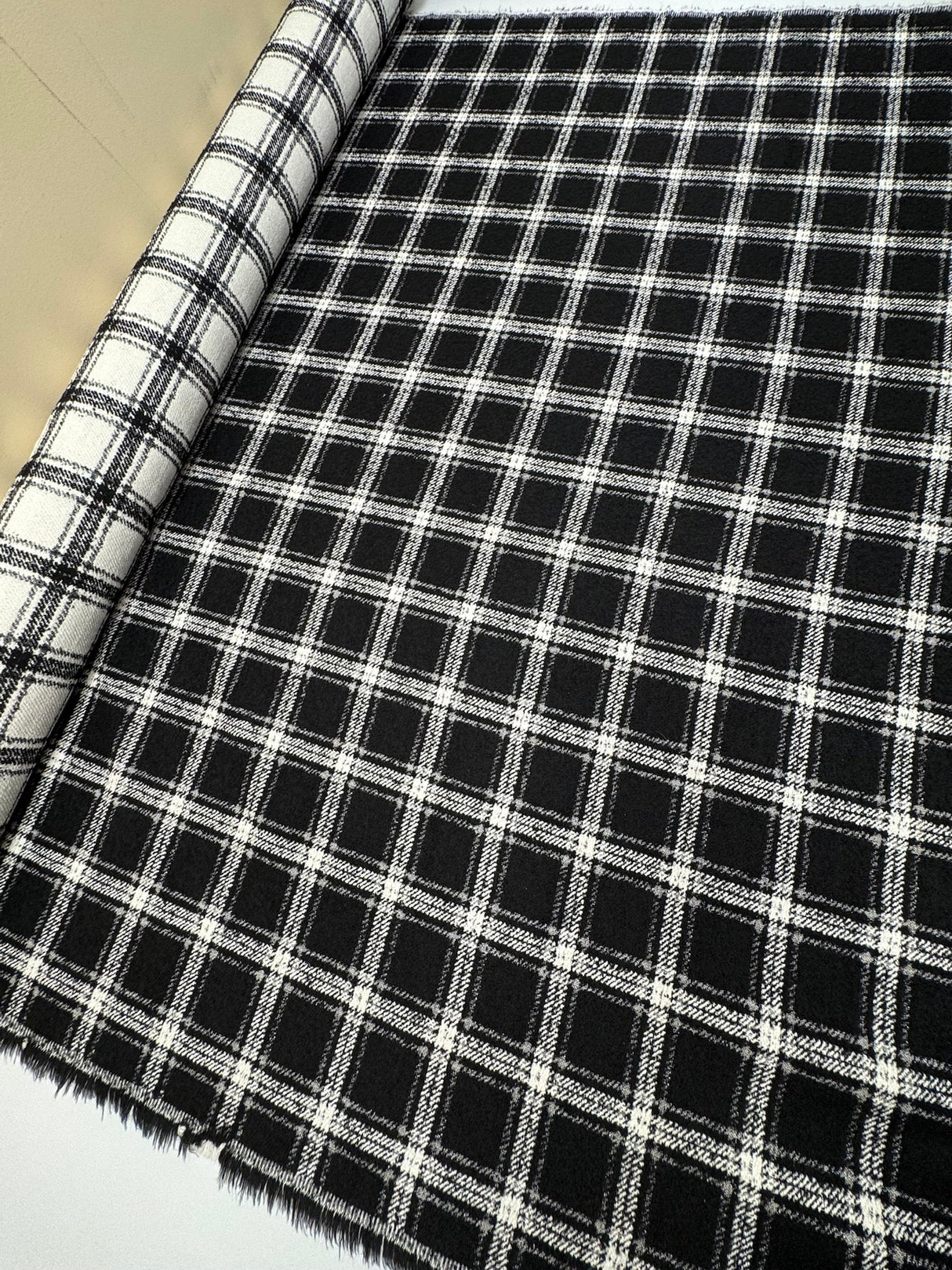 Wool Blend Bouclé Checked Black White