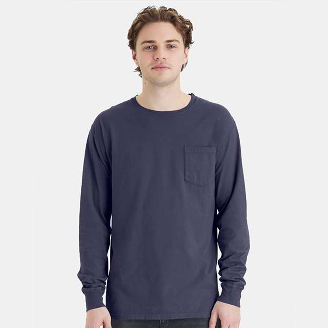 Unisex Garment-Dyed Long Sleeve T-Shirt With a Pocket