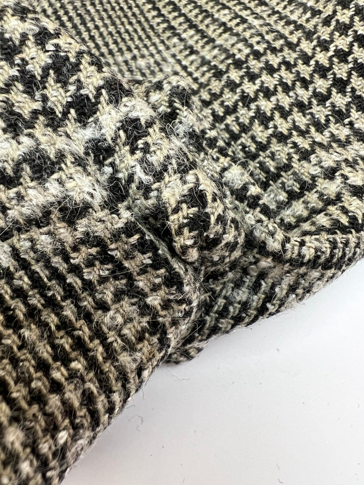 Cotton Wool Bouclé Houndstooth Check Gray-Beige