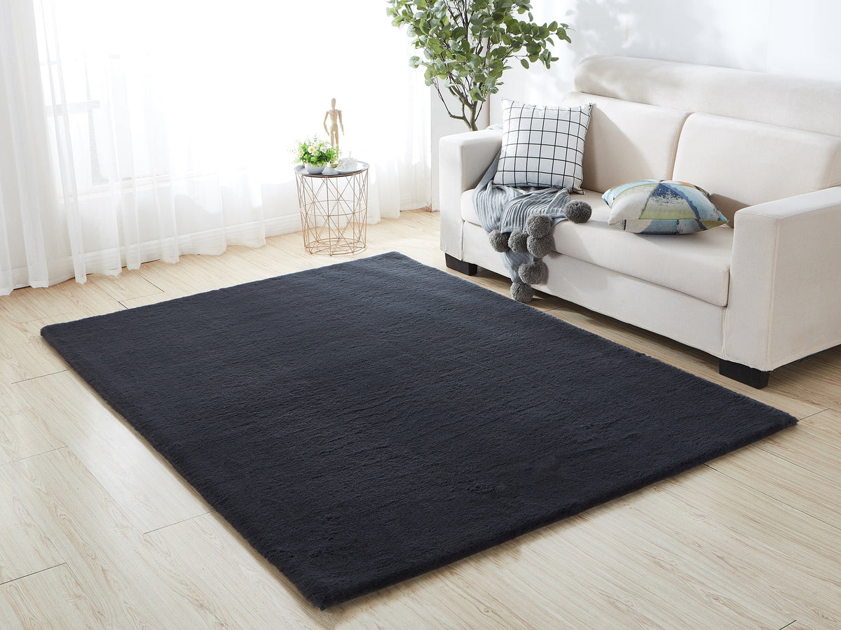Machine-Made Faux Fur Rug for Opulent Indoor Comfort and Style