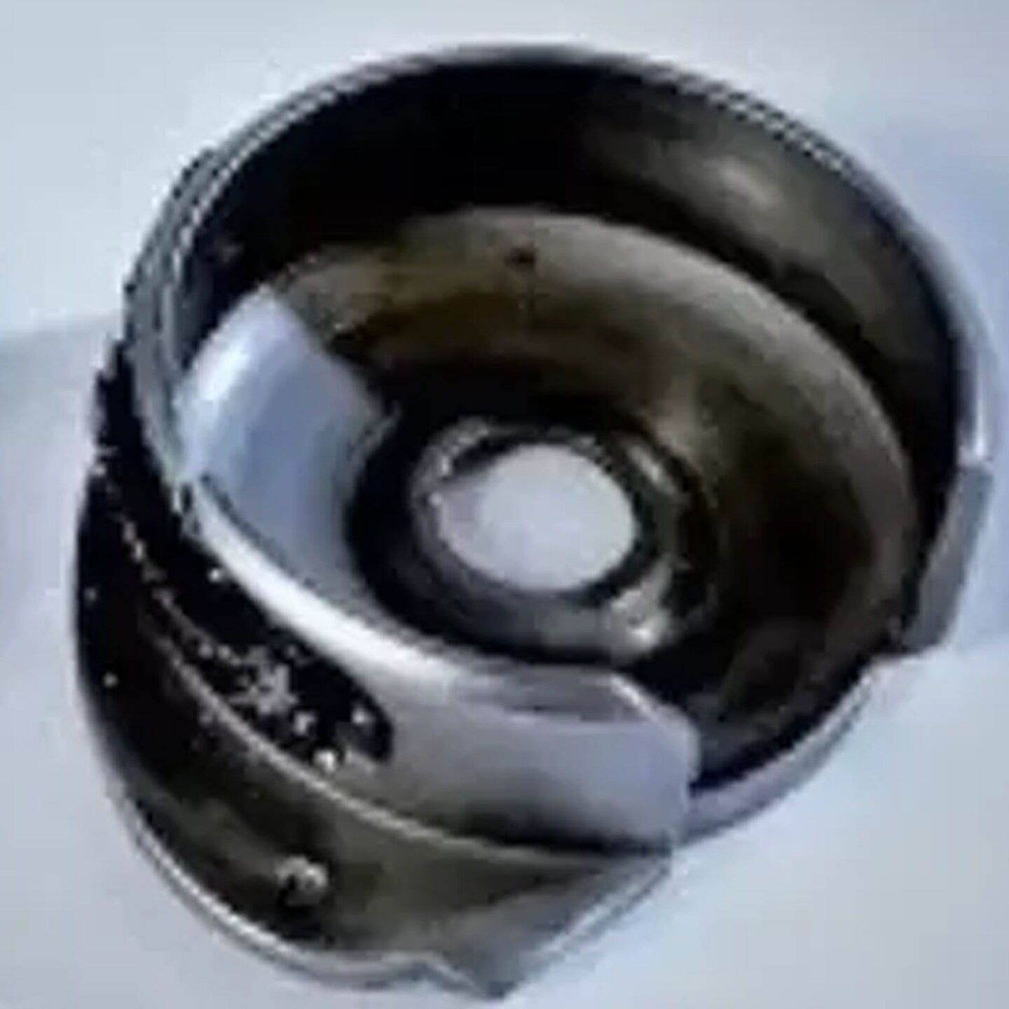 Bobbin Case Cap Singer #512551 Durable Metal Design for Smooth Thread Tension Sewing