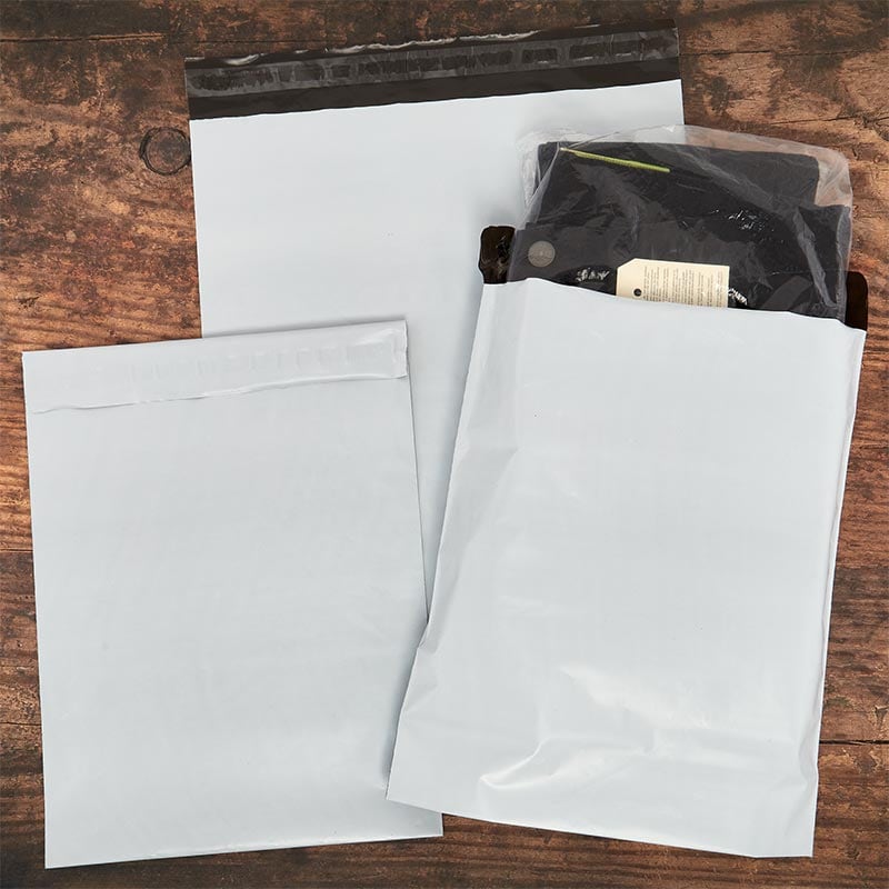 Self Seal Gusseted Mailers 10''x 13''x 2 '' - 1000 EACH