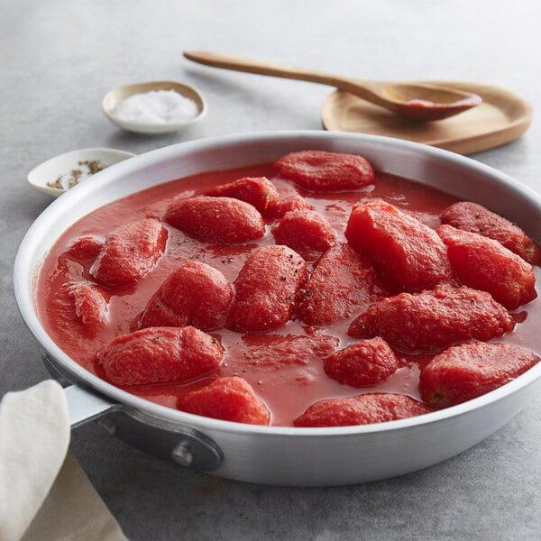 Valoroso #10 Can Whole Peeled Pear Tomatoes - 6/Case