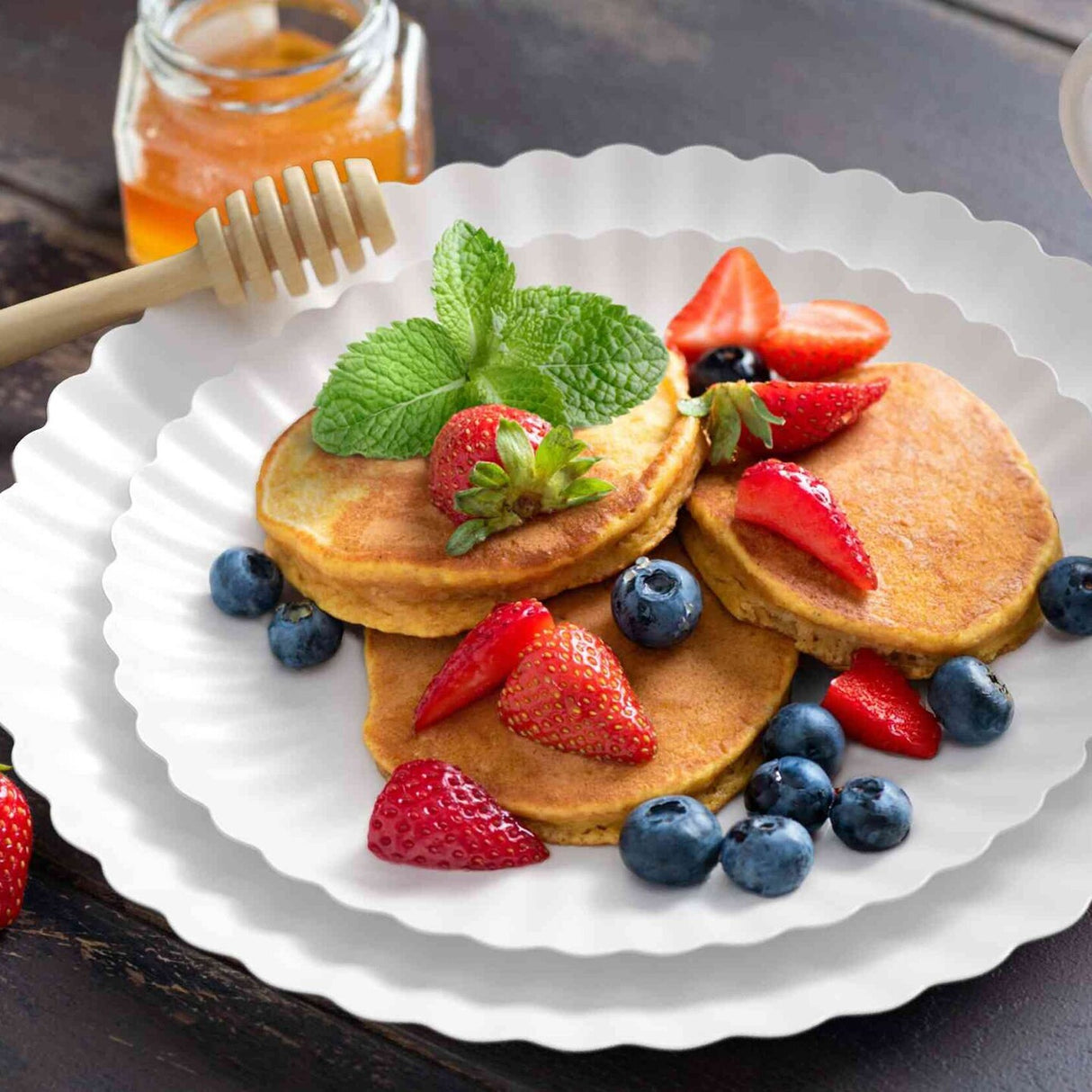 10 Count Scalloped Snow White Paper Plates for Elegant Party and Event Dining 10.5 Inch