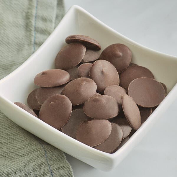 Guittard 25 lb. L'Etoile du Nord 64% Semi-Sweet Wafers