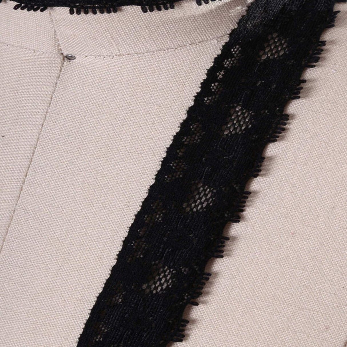 Black Stretch Lace 2 Yards Scalloped Heart Design Elastic Trim for Lingerie & Apparel