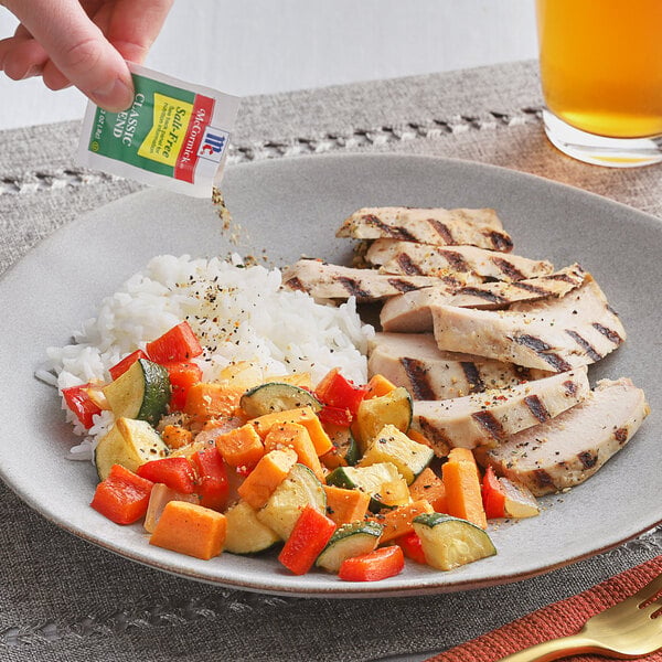 McCormick Salt-Free Classic Seasoning Blend 0.8 Gram Packet - 300/Case