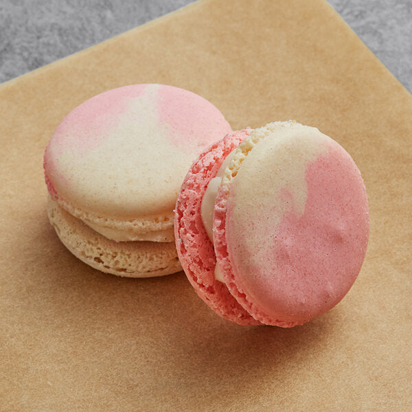 Macaron Centrale White Chocolate Berries Macaron - 100/Case