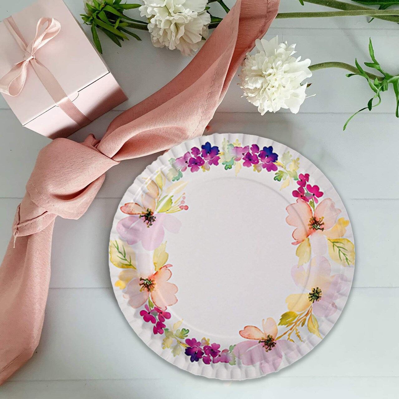 8 Ct. New Year’s Eve Party Sparkling Diamond Geometric Paper Dinner Plates