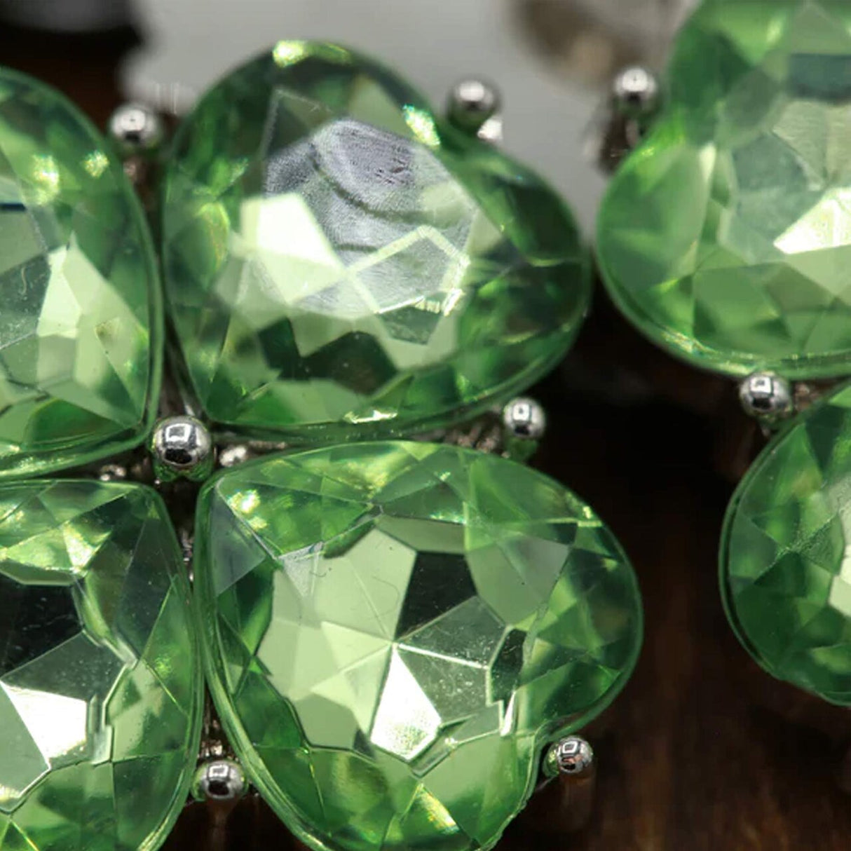 4 Pieces Green Acrylic Flower Buttons 15/16 Inch