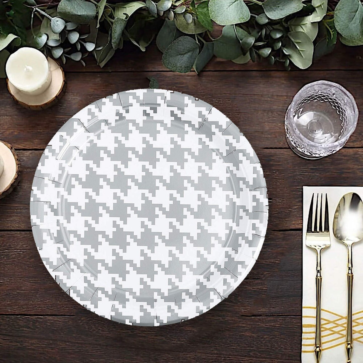 Silver Houndstooth Print Round Paper Dinner Plates 8 Count