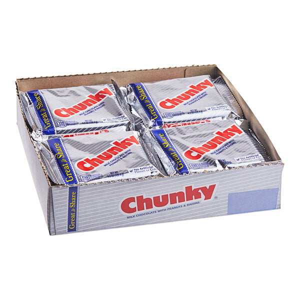 Chunky Giant Candy Bar 4.2 oz. - 24/Case