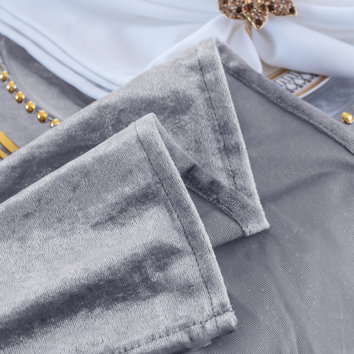 Round Ice Crushed Velvet Tablecloth 120" Silver