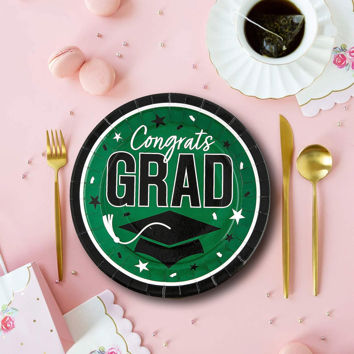 25 Count Green Congrats Grad 9 Inch Round Plates for Graduation Celebration