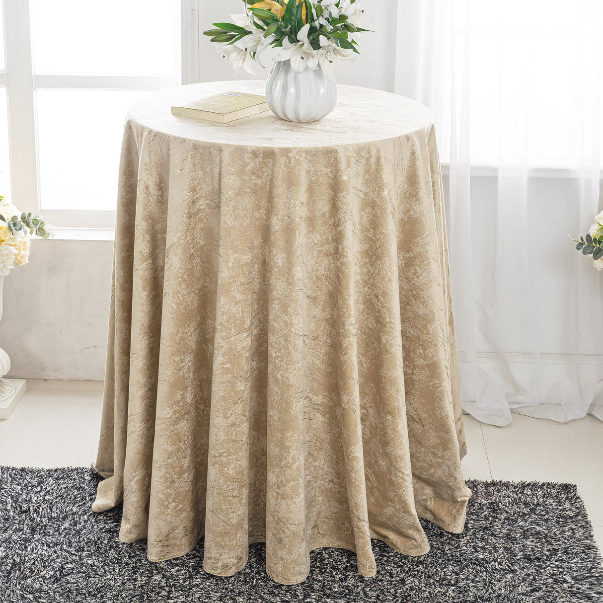 Round Velvet Tablecloth 132" Champagne