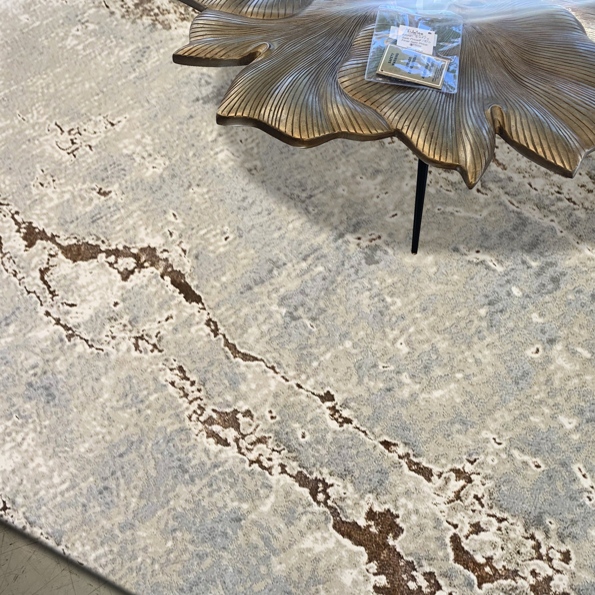 Maximus 232 Polyester Viscose Blend Fabric - Gray/Silver Abstract Design, Color-Changing Flat Weave, 7'6" X 10'3" (1 Rug)