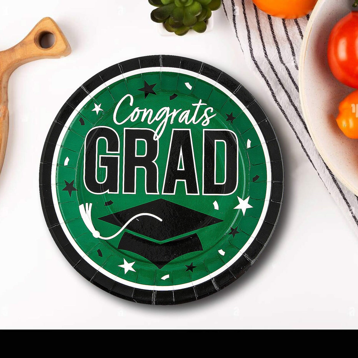25 Count Green Graduation Supplies 9 Inch Round Paper Plates with Congrats Grad Design