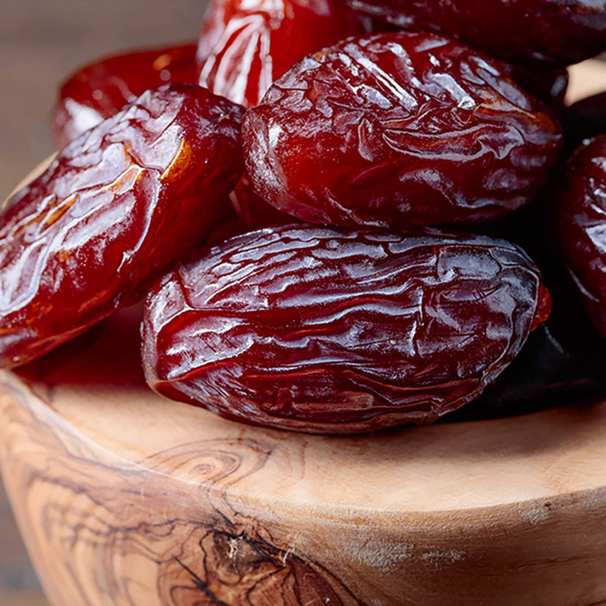 নীল পনিরে ভরা খেজুর, সাথে মধুর মিশ্রণ