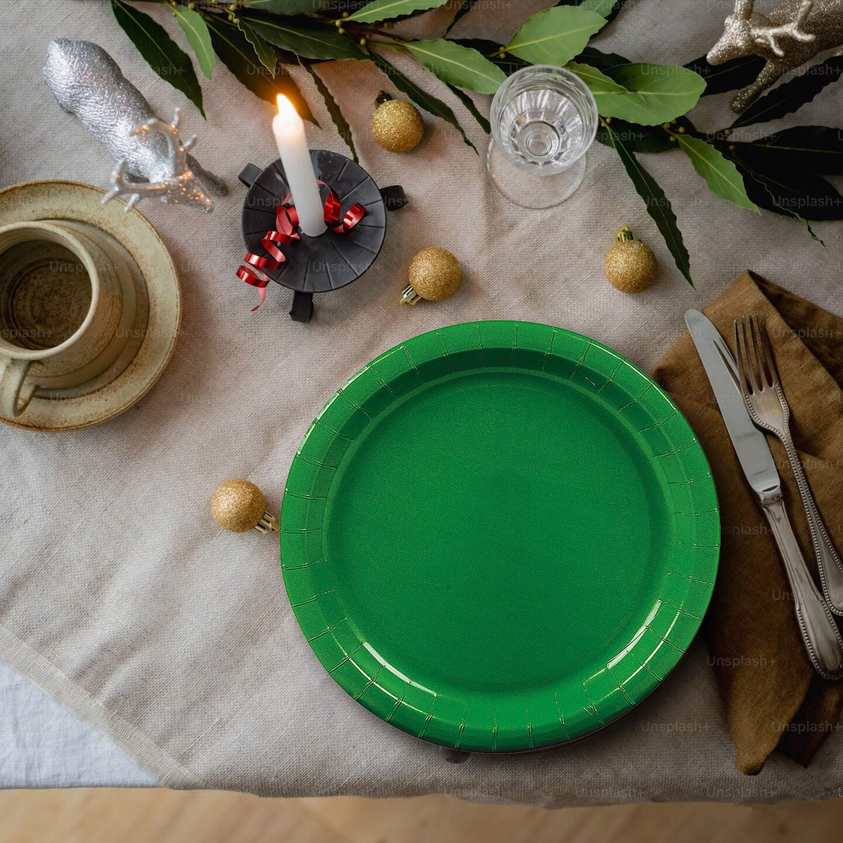 24 Count Green Paper Plates 7 Inch Disposable Round Dessert Plates for Party