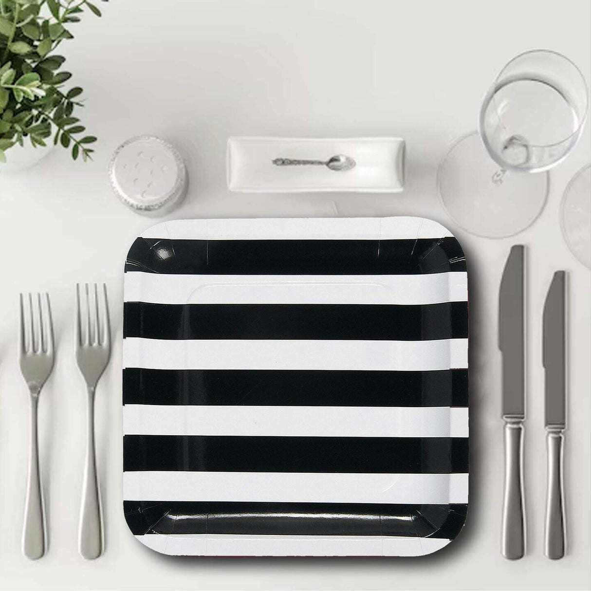 25 Count Black and White Striped Square Paper Dinner Plates Disposable 9 1/4"