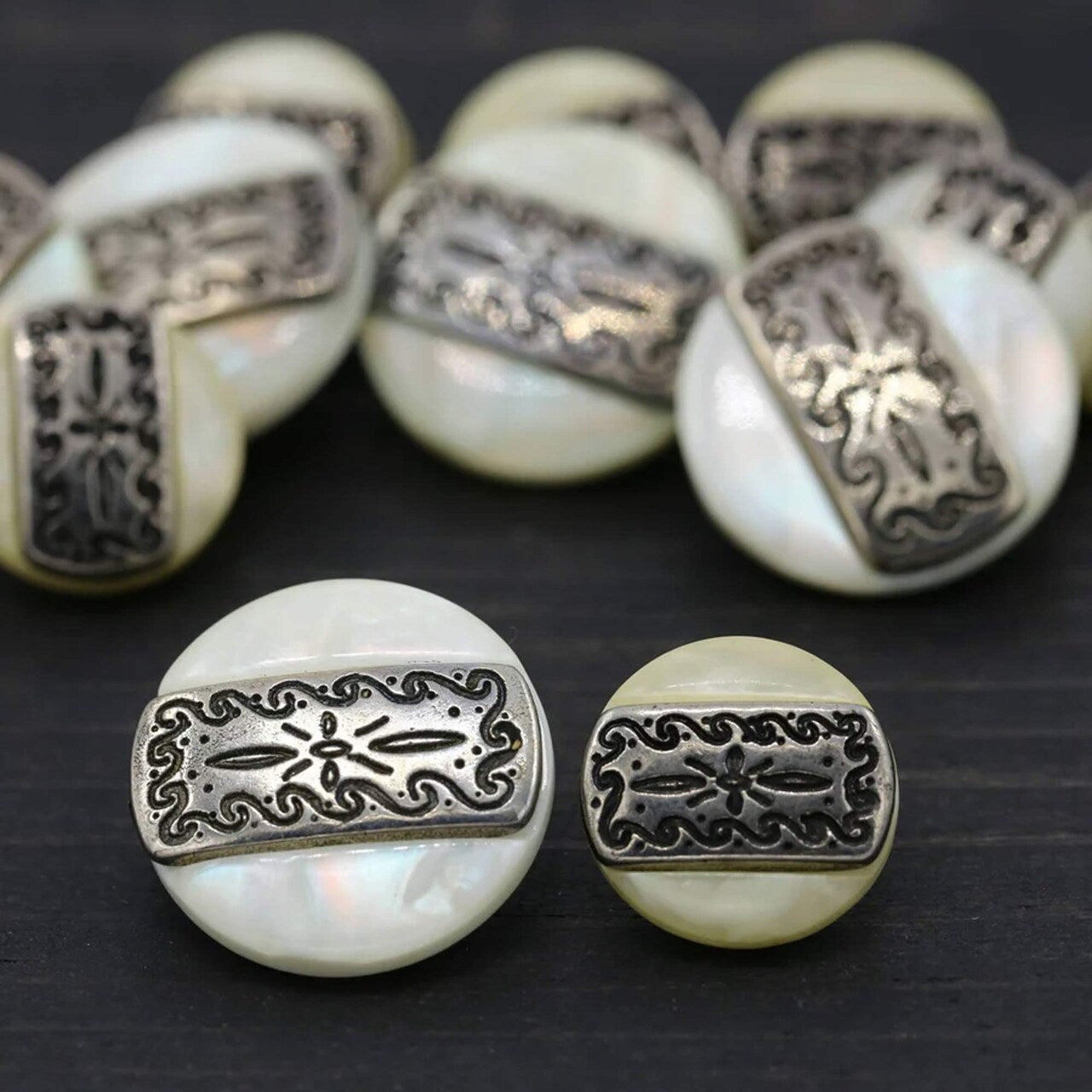 32L (20mm / 13/16") Ivory Pearl Shell Buttons Starburst Silver Center Shank Style Craft Button