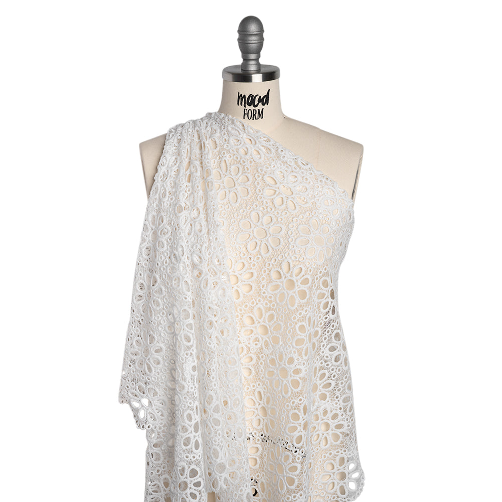 Polyester Guipure Lace with Finished Edge - White Dots and Daisies - Designer Deadstock