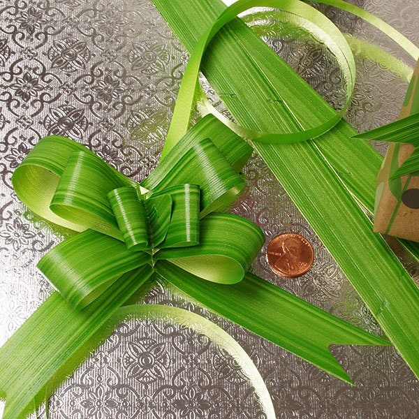 Green Leaf Pull Bow 3 '' X 12 EACH / PACKAGE - 1 / ROLL