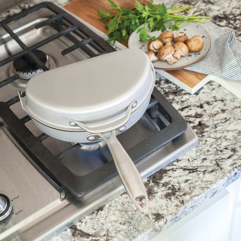 Nordic Ware 10692 Italian Frittata & Omelet Pan