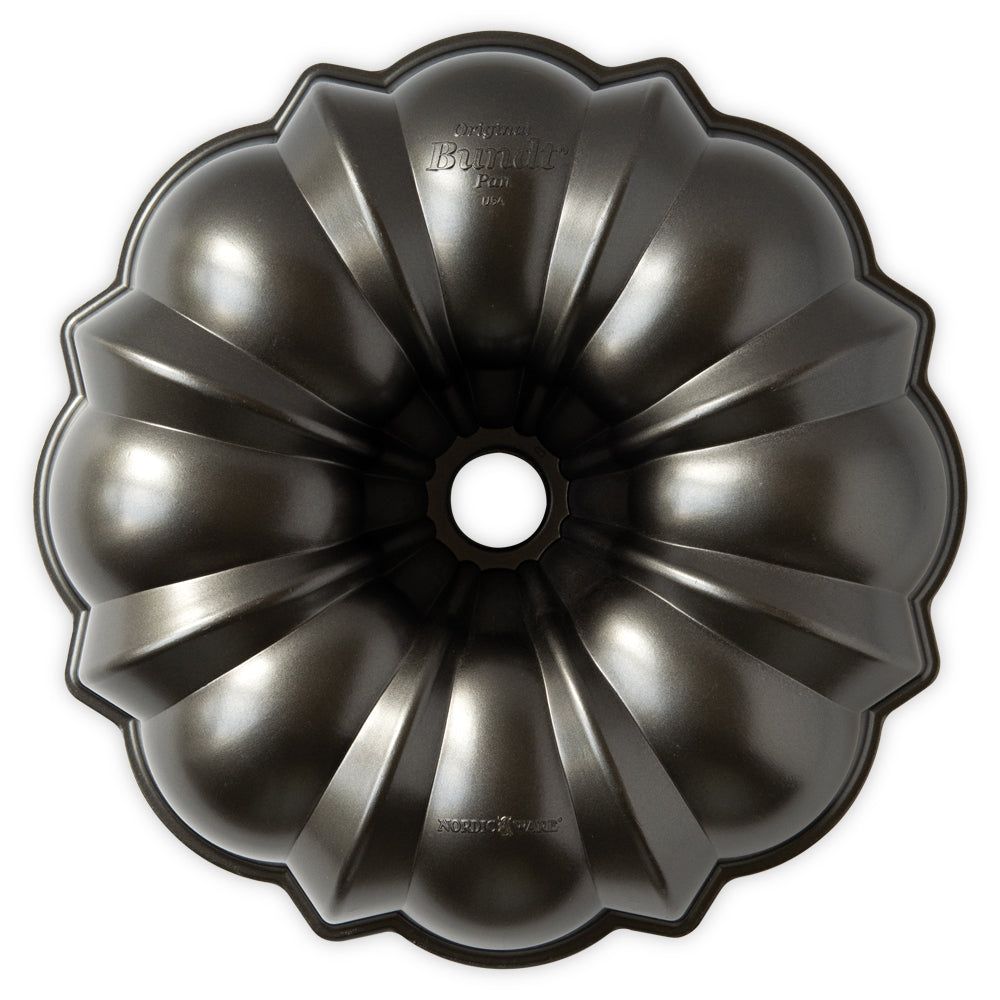 Nordicware Classic Bundt Cake Pan 12-Cup / 2.8 Liter
