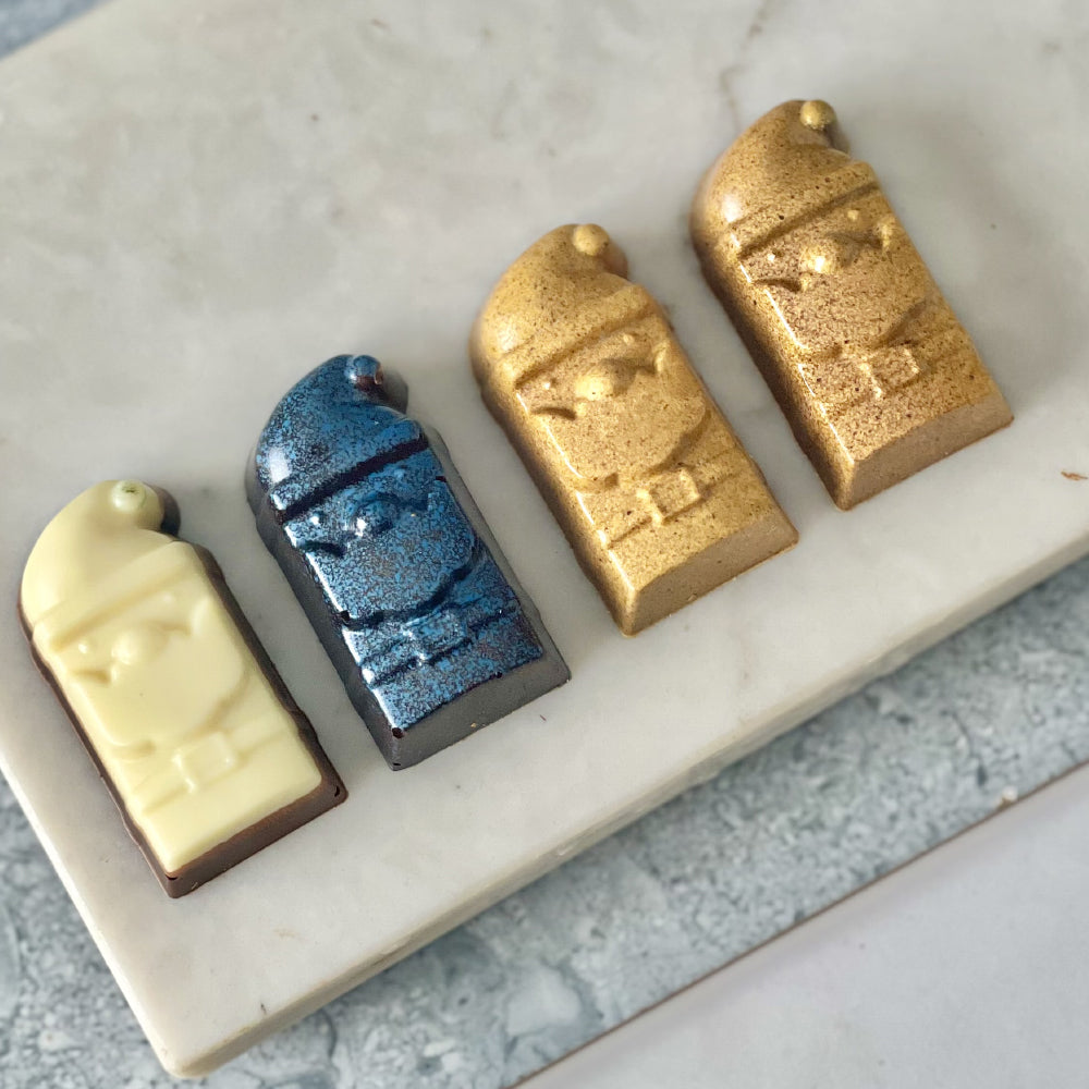Greyas Polycarbonate Chocolate Mold, Santa Praline by Luis Amado, 18 Cavities
