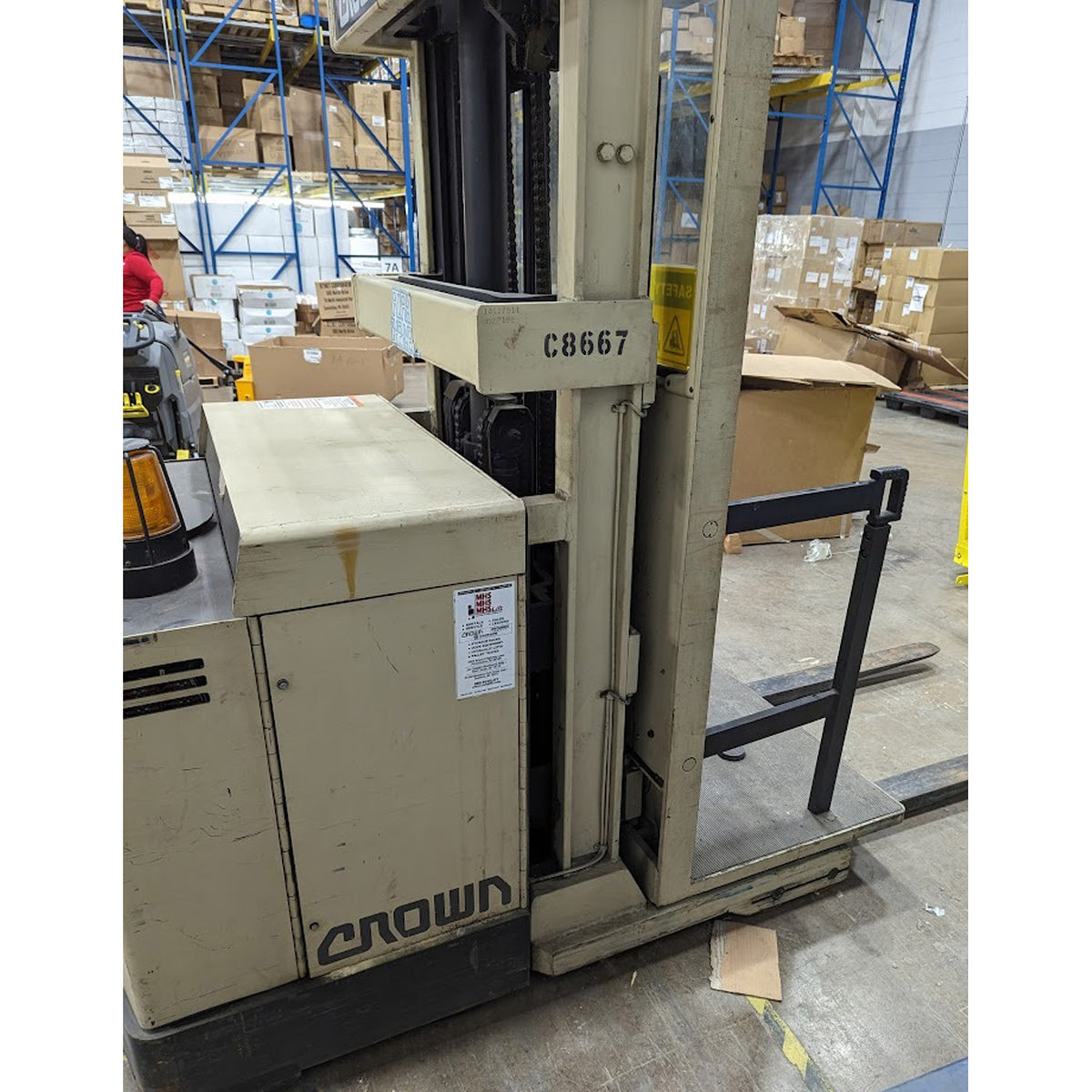 Crown 30SP42TT Electric Order Picker, With Charger, Used Excellent Condition
