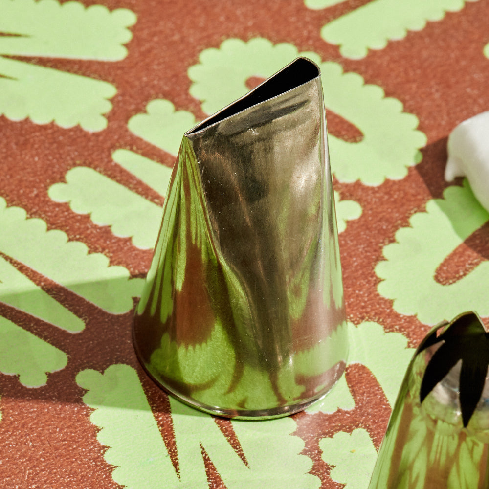 Colour Mill Medium Petal Piping Tip #125