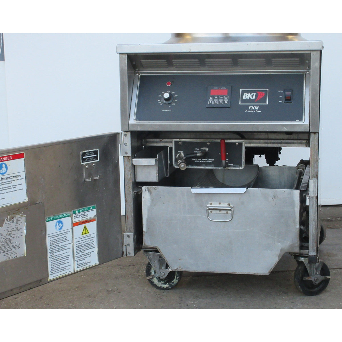 BKI FKM-F Electric Pressure Fryer, With Filtration, Used Excellent Condition