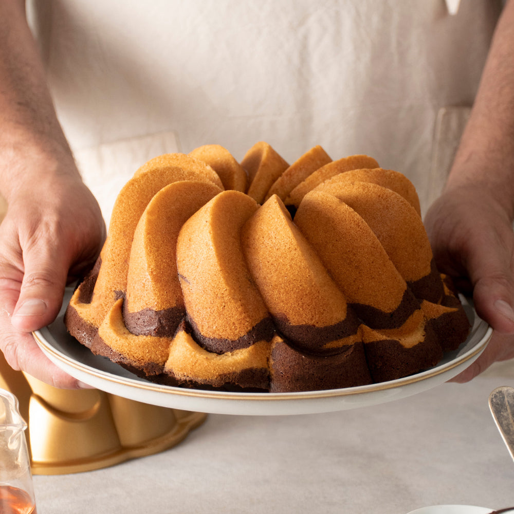 Nordic Ware Pirouette Bundt Pan, 10 Cups