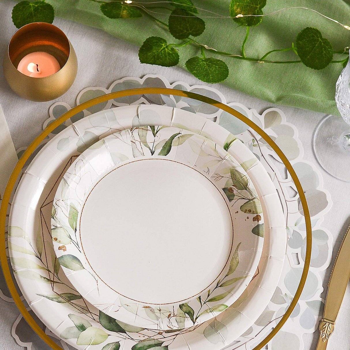 8 Count Eucalyptus Theme Disposable Paper Dinner Plates 9"