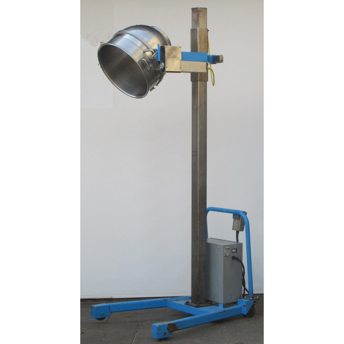 Savage CLTT Bowl Lift Truck, Used Excellent Condition
