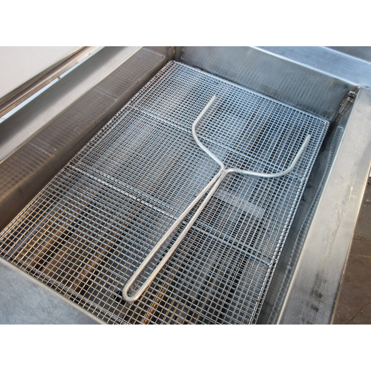 Avalon RFG318 18'' Natural Gas Donut Fryer, Used Excellent Condition