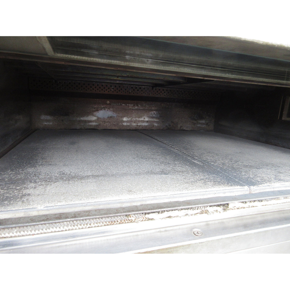 Doyon 2T4 Artisan Stone 4 Deck Electric Oven, Used Excellent Condition