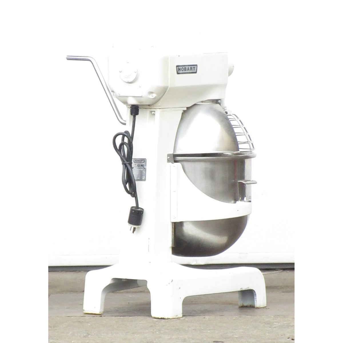 Hobart A200T 20 Qt Mixer, Bowl And 2 Attachments Included, Used Excellent Condition