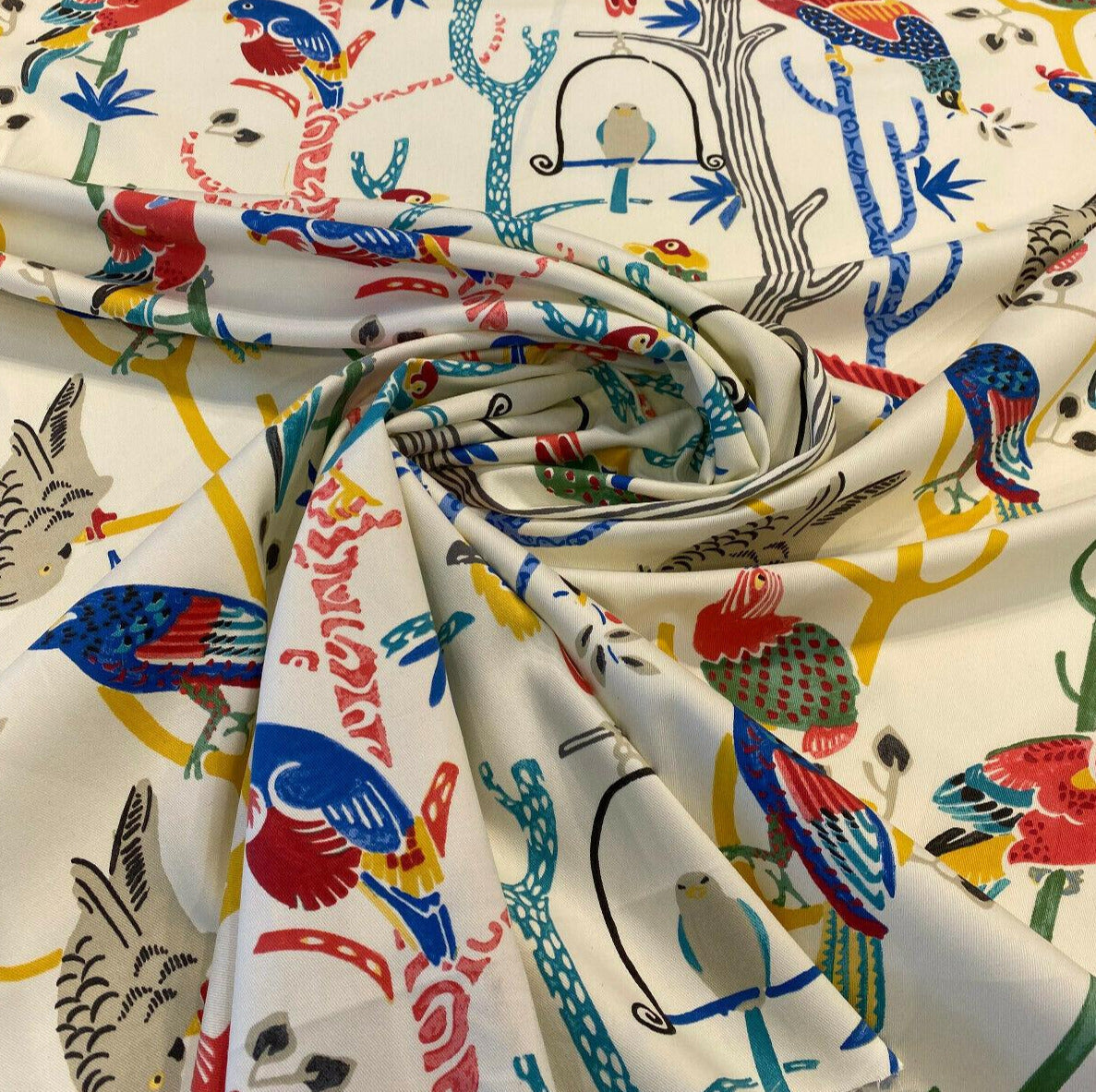Waverly Bird House Parrots Chatter Prism 100 Percent Cotton Fabric - Beige With Blue, Red, Green Parrots And Birds, 54" Width (By The Yard)
