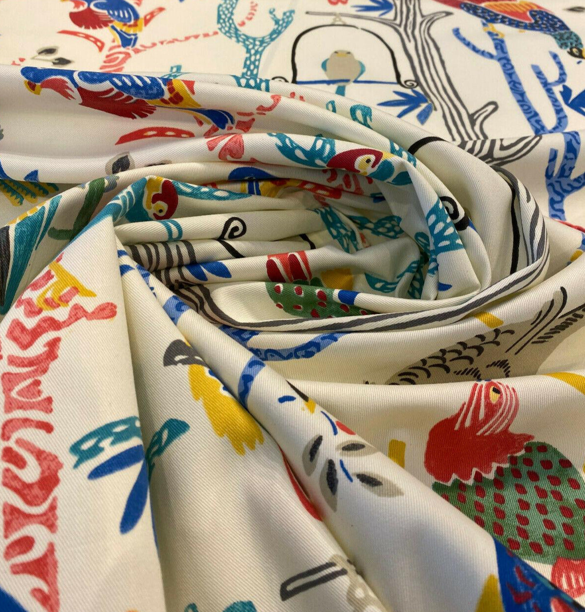 Waverly Bird House Parrots Chatter Prism 100 Percent Cotton Fabric - Beige With Blue, Red, Green Parrots And Birds, 54" Width (By The Yard)