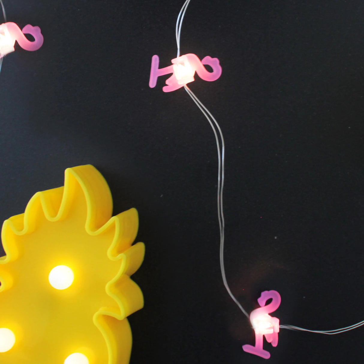 20 LED Flamingo String Lights – Battery Operated
