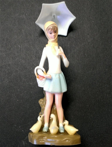 Girl With Umbrella Topper - Wilton 1316-305
